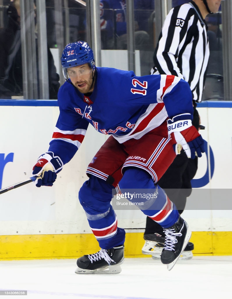 Tuxedo hockey jerseys; NHL, NHLPA continues talks in NYC (Puck